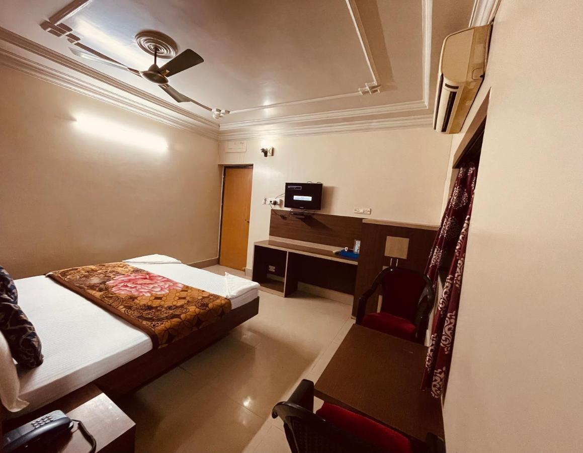 Atithi Inn Колката Екстериор снимка