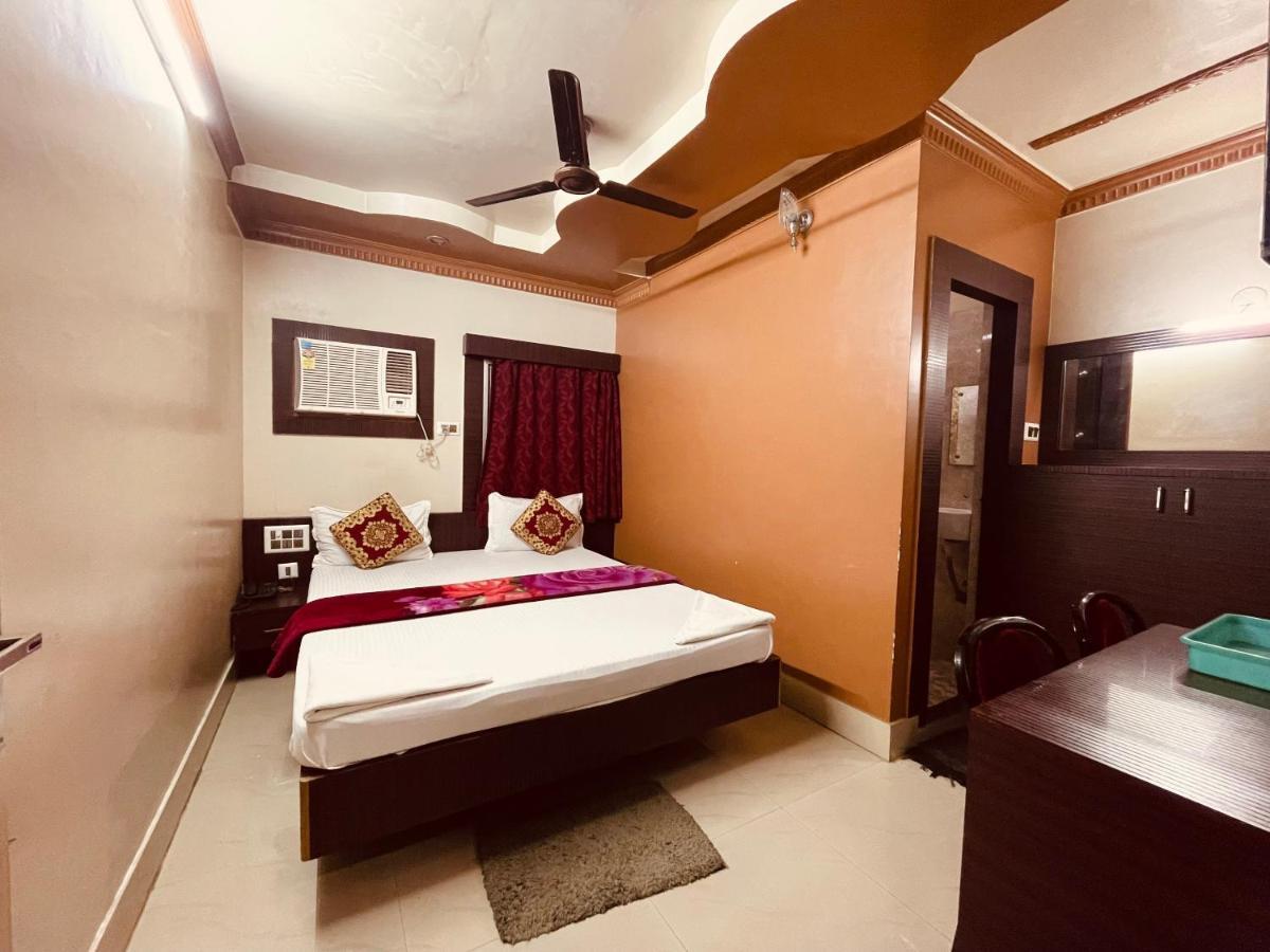 Atithi Inn Колката Екстериор снимка