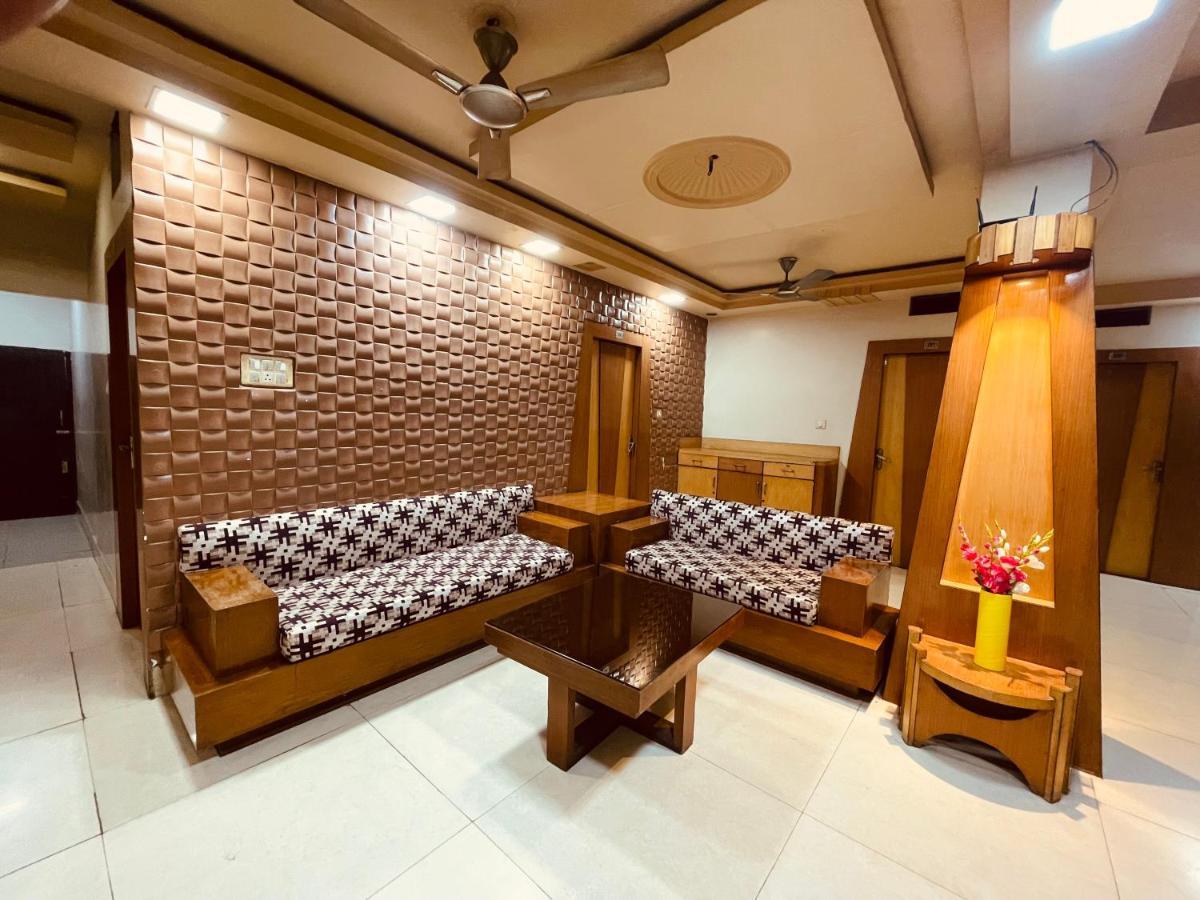 Atithi Inn Колката Екстериор снимка