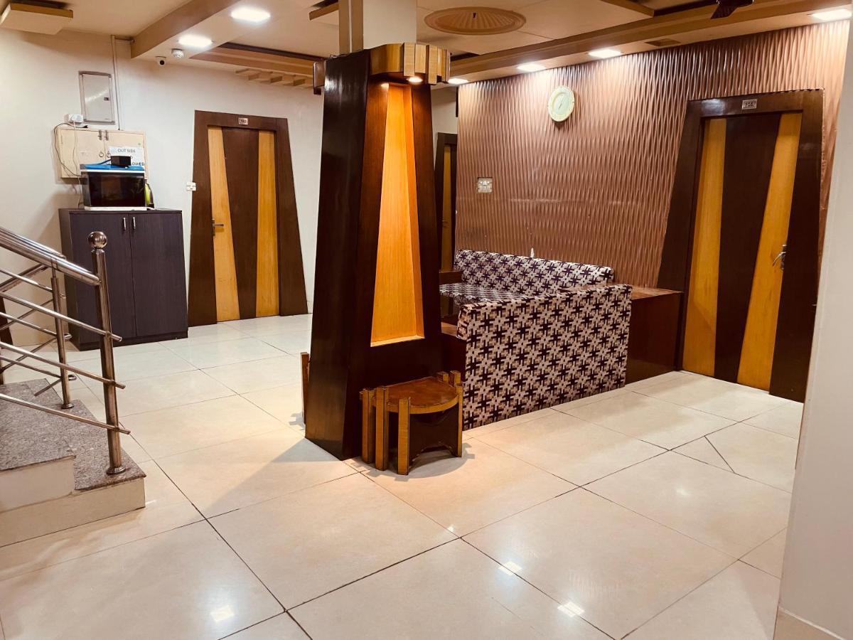 Atithi Inn Колката Екстериор снимка