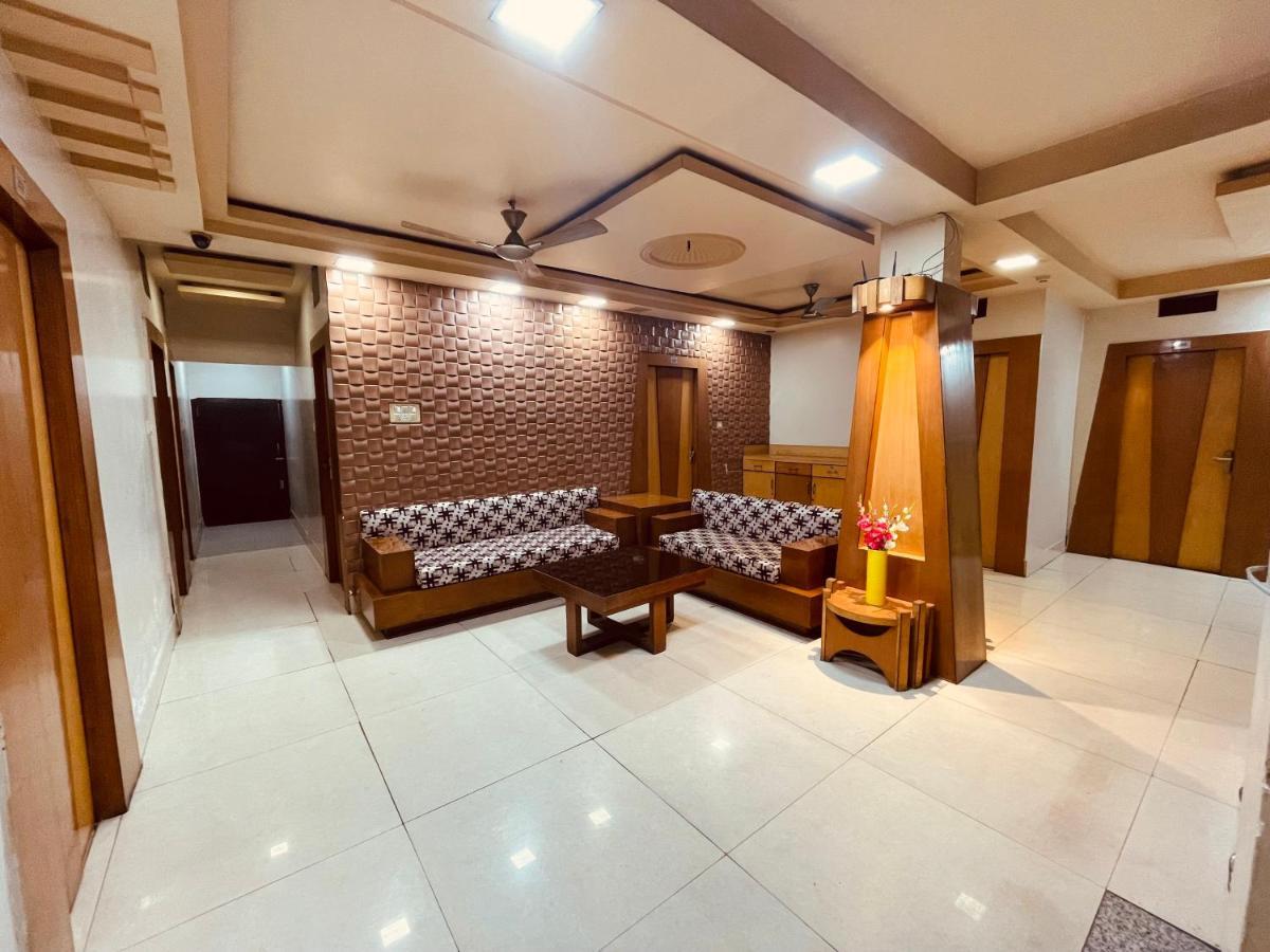 Atithi Inn Колката Екстериор снимка