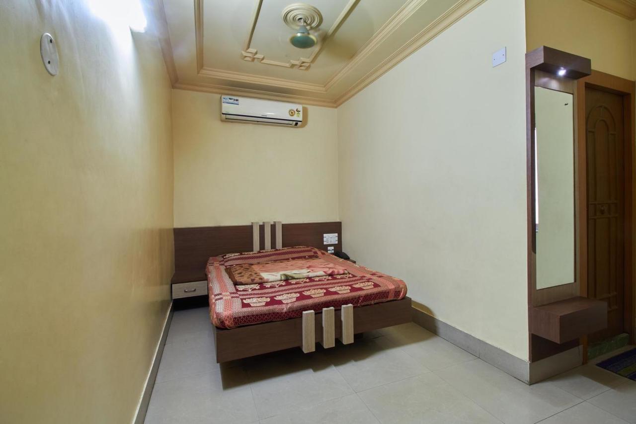 Atithi Inn Колката Екстериор снимка